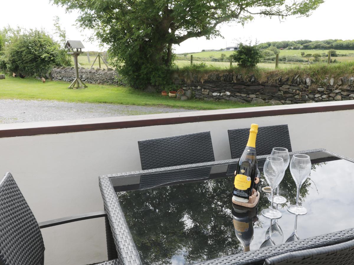 Bodegri Cottage Llanfflewyn Extérieur photo